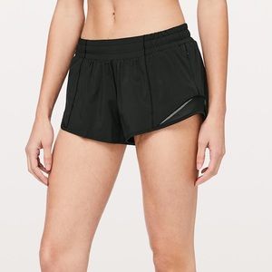 Lulu Lemon Hotty Hot II shorts, 2.5 in (sz 4)